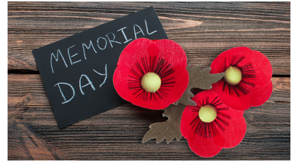Wood background, poppies, Memorial Day chalk tile